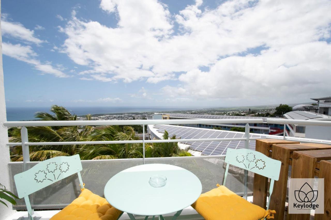 Le Vetiver 3 étoiles - 30m2 - Rénové avec vue mer - 10' de l'aéroport Sainte-Clotilde Extérieur photo
